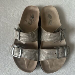 White mountain sandals